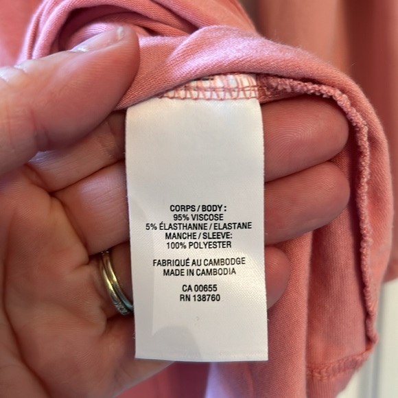 Woman's pink top - Picture 4 of 4